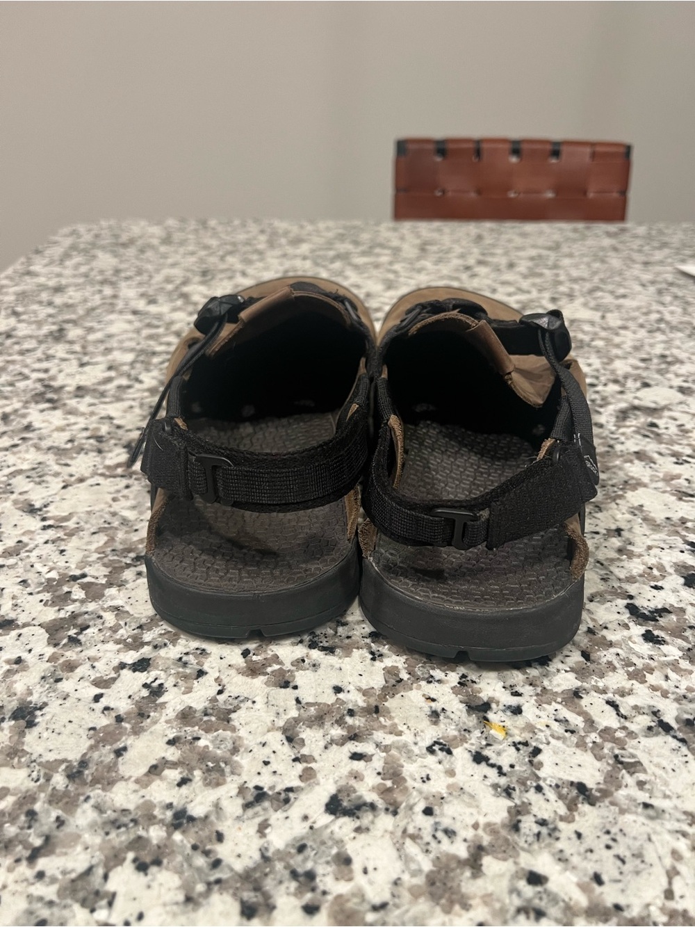 Men's Bedrock Brown Leather Mountain Clogs Size 12 but actually for Size 11 - Picture 4 of 8